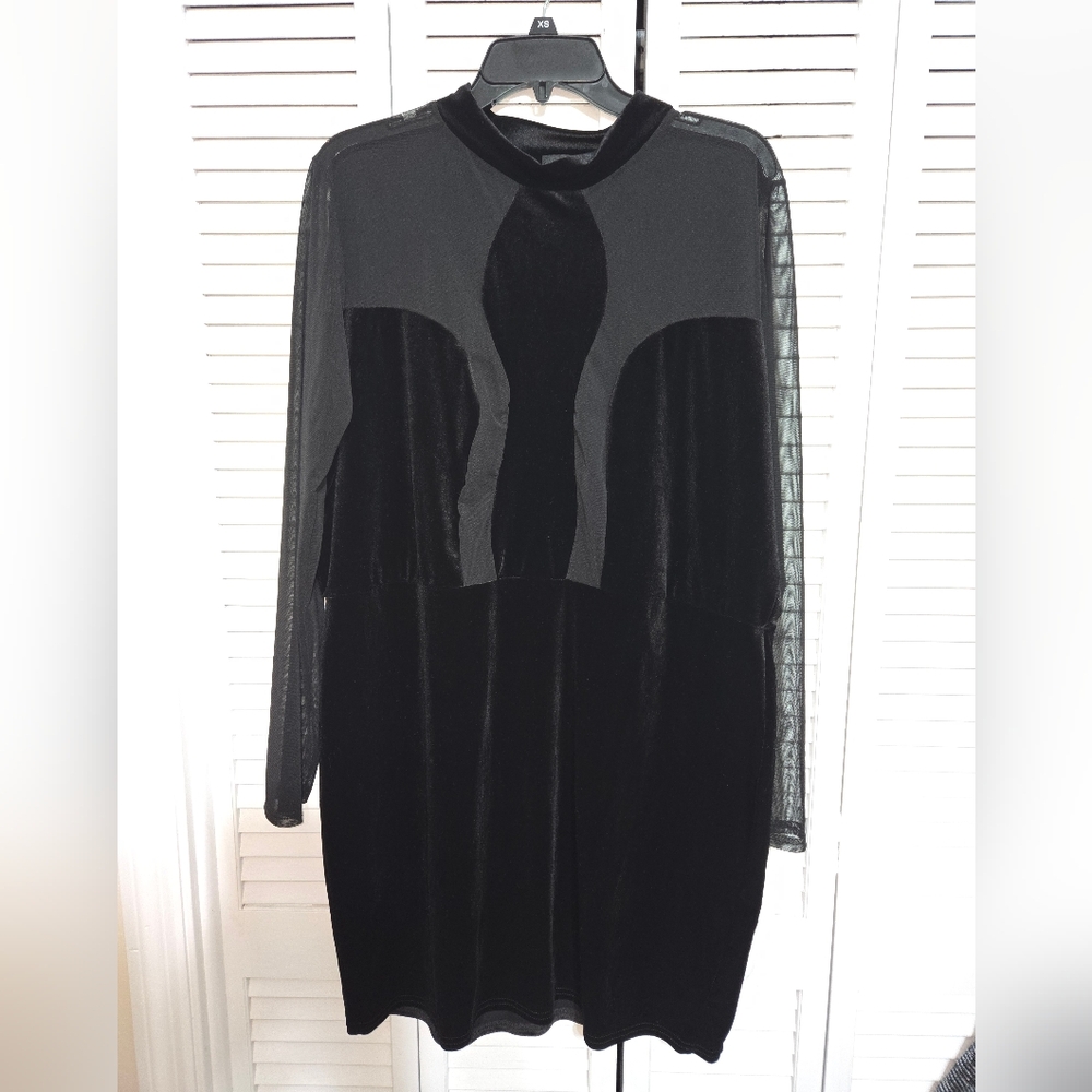 PRETTYLITTLETHING Women's sz 18 Black Bodycon Velvet Dress NEW